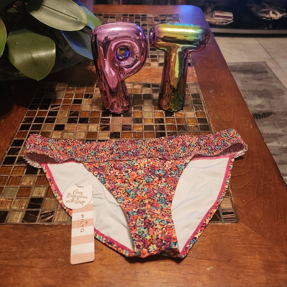 Pilyq swim bikini size L NEW